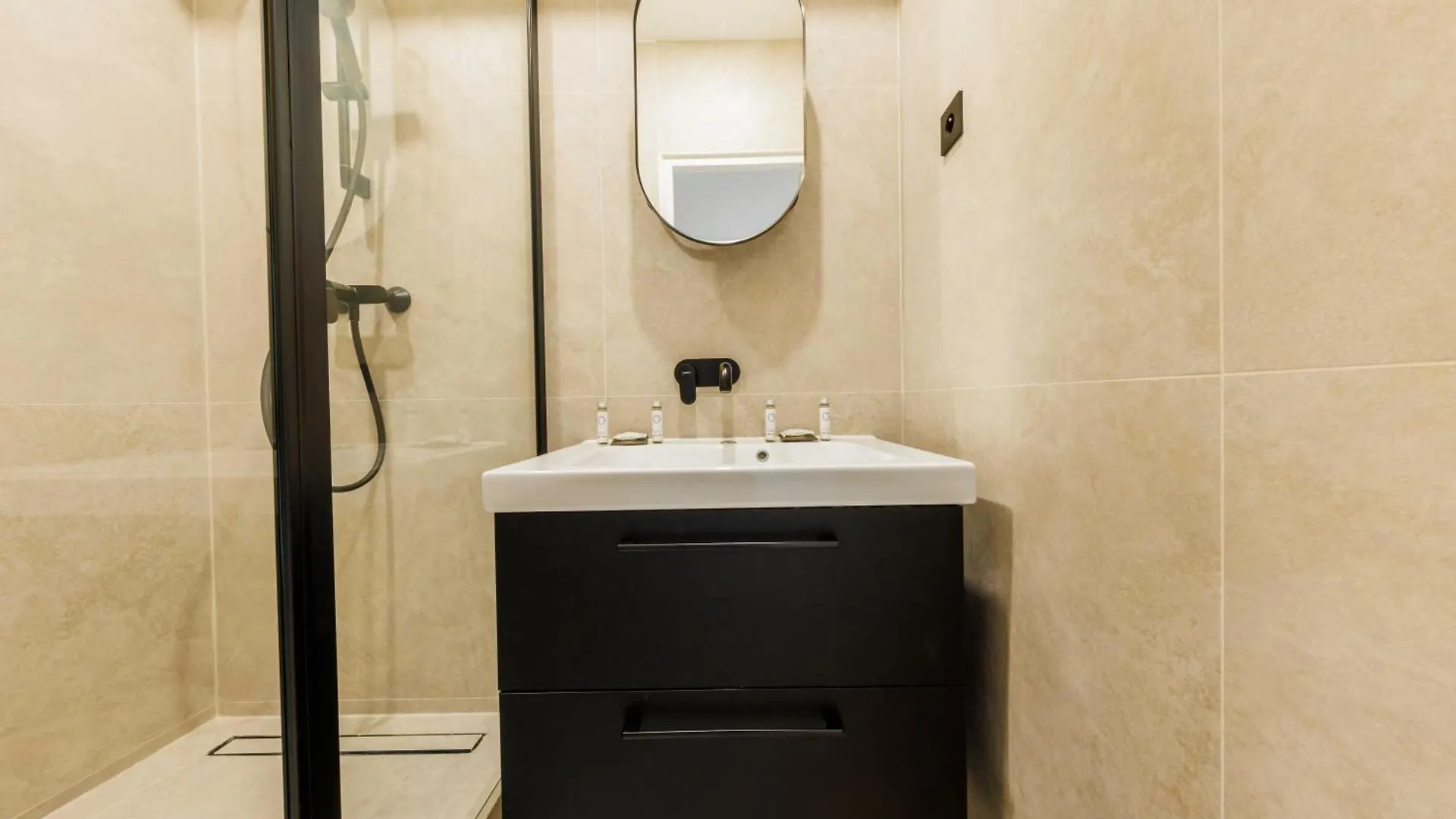 פריז Beautiful Apartment - 1Br-4P - Sentier צרפת